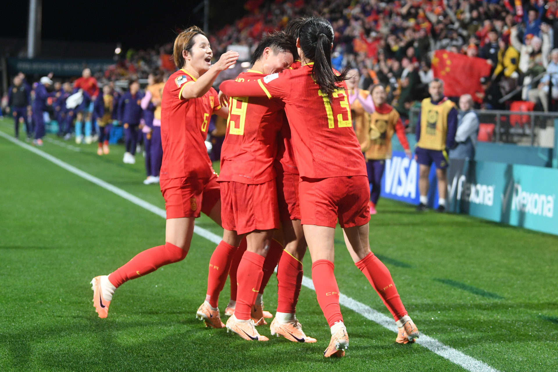 中国女足备战全力以赴，为国争光不忘初心